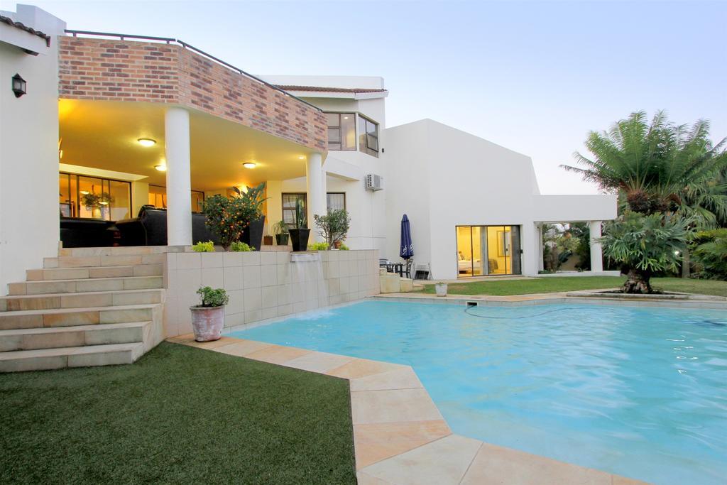 La Dolce Vita Umhlanga Guesthouse เดอร์บัน ภายนอก รูปภาพ