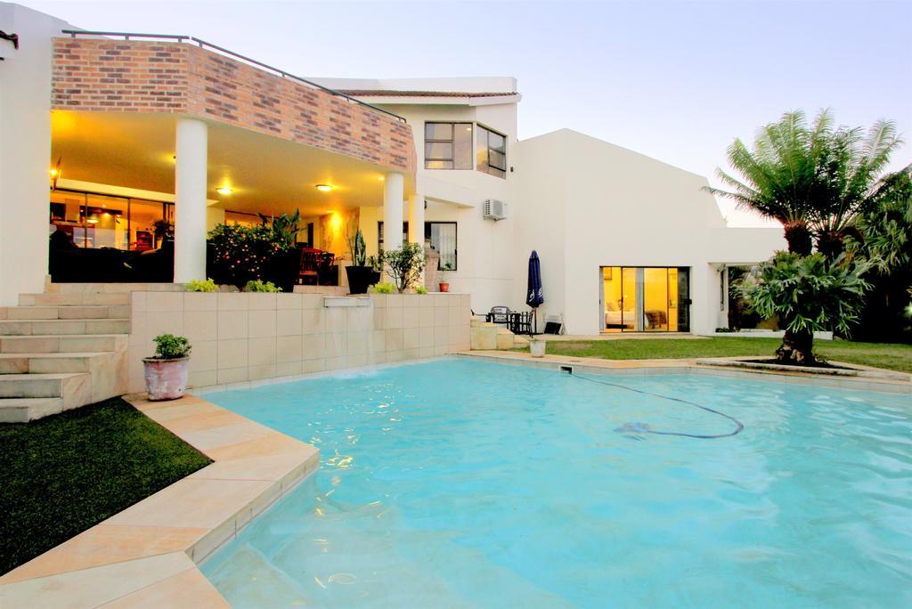 La Dolce Vita Umhlanga Guesthouse เดอร์บัน ภายนอก รูปภาพ